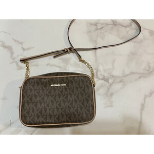 Michael Kors Jet Set bag
